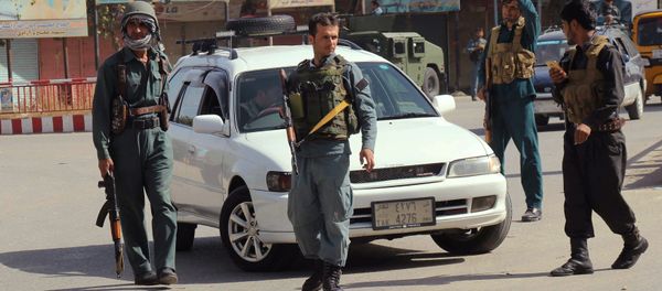 Afghan policemen keep watch in the downtown of Kunduz city, Afghanistan October 3, 2016. - Sputnik International