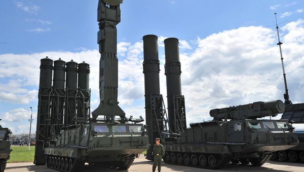 S-300V and S-300VM anti-aircraft long distance missile systems showcased at the 2nd International Forum 'Engineering Technologies 2012' in Zhukovsky outside Moscow. S-300V and S-300VM anti-aircraft long distance missile systems showcased at the 2nd International Forum 'Engineering Technologies 2012' in Zhukovsky outside Moscow. - Sputnik International