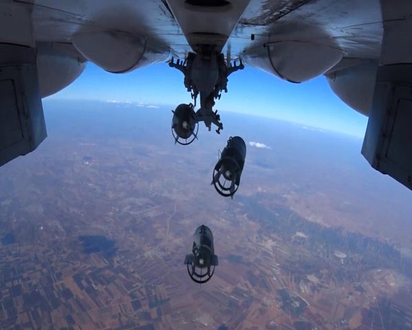 Russian Aerospace Forces conduct pinpoint air strikes on armored vehicles, fuel and lubrication materials storages - Sputnik International