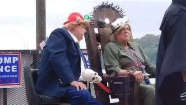 Float Depicting Trump About To Execute Hillary Clinton, Aurora, Indiana - Sputnik International