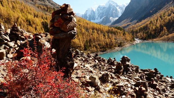 The Nizhnee (Lower) Shavlinskoye Lake in Kosh-Agachsky District of the Altai Republic. - Sputnik International