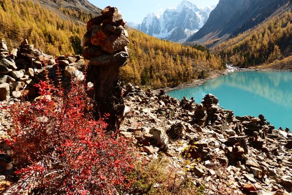 The Nizhnee (Lower) Shavlinskoye Lake in Kosh-Agachsky District of the Altai Republic. - Sputnik International