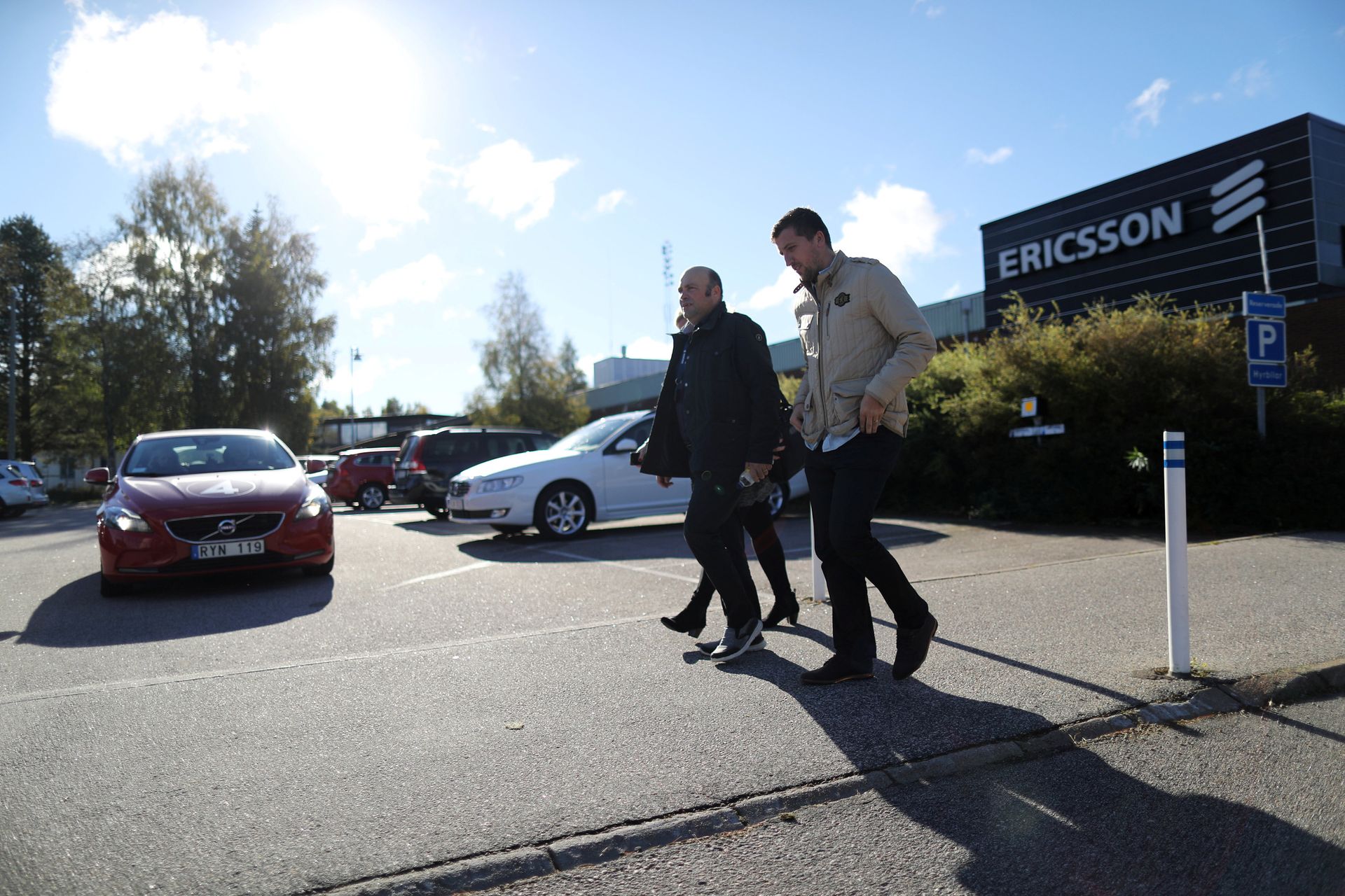 Ericsson workers walk outside the Ericsson factory in Boras , Sweden, October 4 , 2016 - Sputnik International, 1920, 28.02.2022
