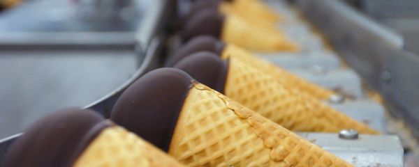 Chocolate ice cream cone production line. Chocolate ice cream cone production line. - Sputnik International