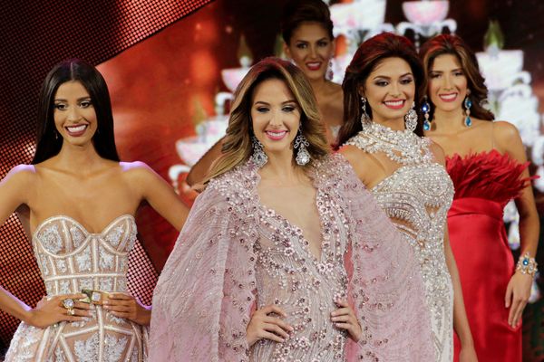 Contestants compete during the evening gown segment of the Miss Venezuela 2016 pageant in Caracas, Venezuela October 5, 2016. Contestants compete during the evening gown segment of the Miss Venezuela 2016 pageant in Caracas, Venezuela October 5, 2016. - Sputnik International