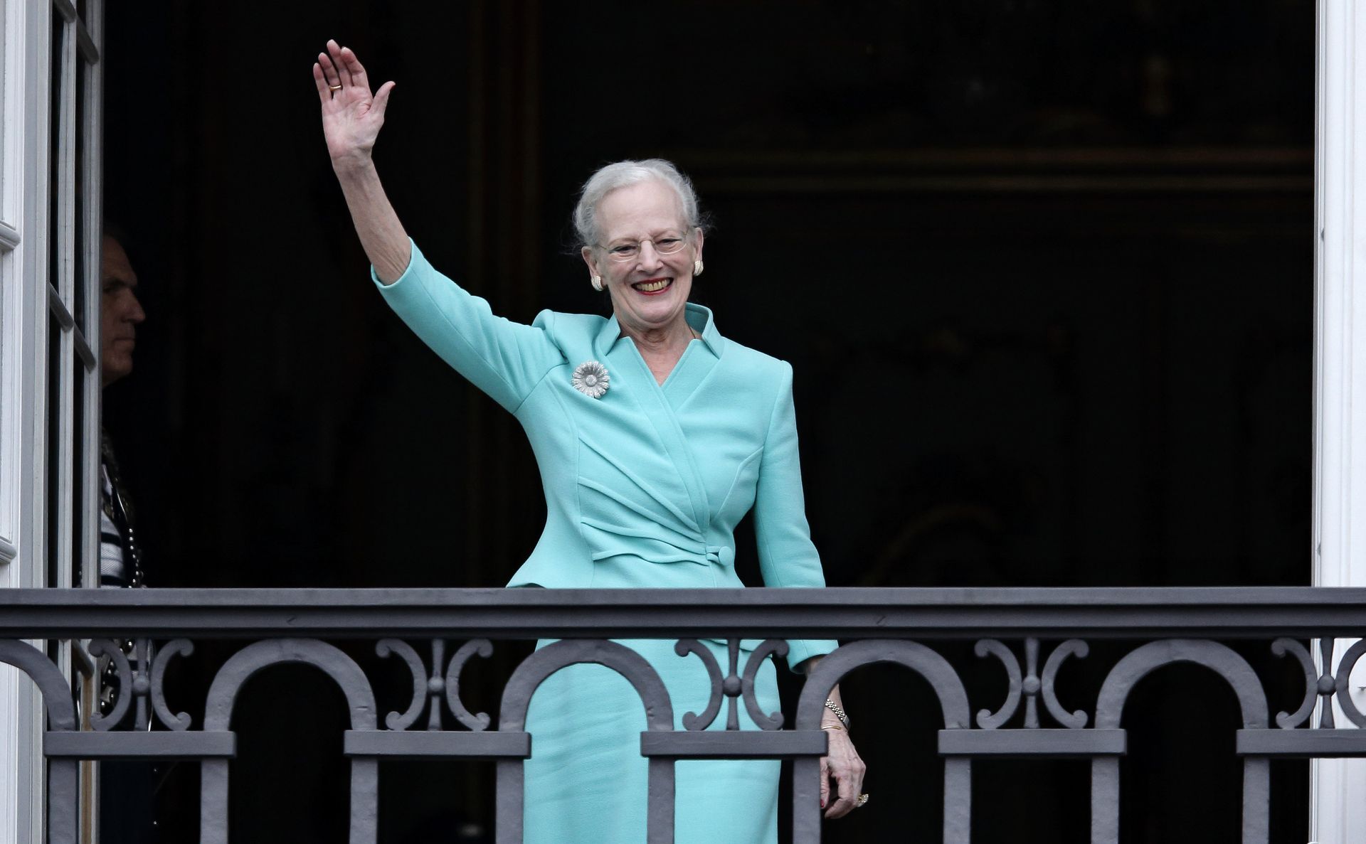 The Queen of Denmark, Margrethe II celebrates her 75th birthday on the balcony looking out at the crowd below, at Christian VII’s Palace, Amalienborg, Thursday, April 16 2015. The Queen of Denmark, Margrethe II celebrates her 75th birthday on the balcony looking out at the crowd below, at Christian VII’s Palace, Amalienborg, Thursday, April 16 2015. - Sputnik International, 1920, 20.02.2022