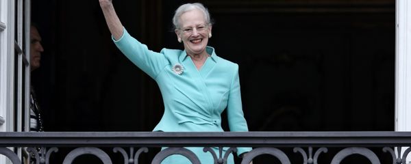 The Queen of Denmark, Margrethe II celebrates her 75th birthday on the balcony looking out at the crowd below, at Christian VII’s Palace, Amalienborg, Thursday, April 16 2015. - Sputnik International