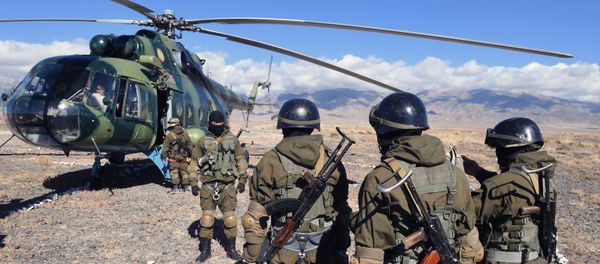 SWAT units of the Kyrgyz National Guard during the CSTO rapid deployment force military exercise, Frontier 2016, in Kyrgyzstan - Sputnik International
