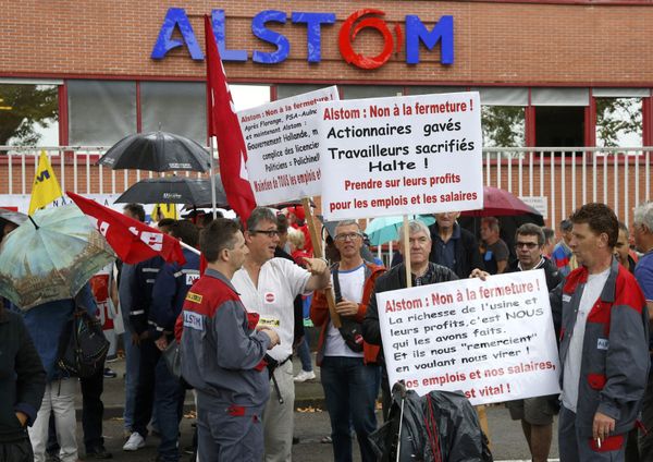 Alstom employees take part in a nationwide protest day against the new French labour law next to the main plant of the French engineering giant Alstom in Belfort, France, September 15, 2016 Alstom employees take part in a nationwide protest day against the new French labour law next to the main plant of the French engineering giant Alstom in Belfort, France, September 15, 2016 - Sputnik International