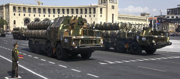 Missile launchers move during a military parade marking the 20th anniversary of Armenia's Independence Day in Yerevan, Armenia, Wednesday, Sept. 21, 2011 - Sputnik International