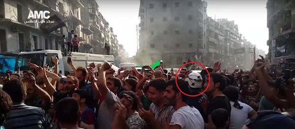White Helmets mixed in with al-Nusra and Free Syrian Army terrorists and militants - Sputnik International