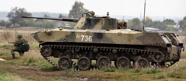 Introduced more than thirty years ago, the Russian airborne assault vehicle BMD-2 remains the backbone of the Russian airborne forces thanks to its performance characteristics, according to defense expert Kyle Mizokami Introduced more than thirty years ago, the Russian airborne assault vehicle BMD-2 remains the backbone of the Russian airborne forces thanks to its performance characteristics, according to defense expert Kyle Mizokami - Sputnik International