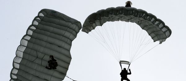 Paratroopers at the Army 2016 International military and technical forum - Sputnik International