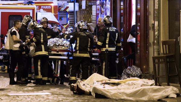 In this November 13, 2015 file photo, rescue workers tend to victims of the terrorist attacks in the 10th district of Paris In this November 13, 2015 file photo, rescue workers tend to victims of the terrorist attacks in the 10th district of Paris - Sputnik International