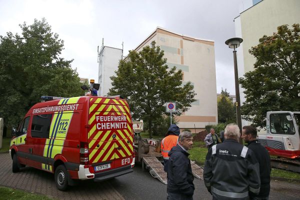 German police search a housing area in the eastern city of Chemnitz on suspicion that a bomb attack was being planned in Germany, October 8, 2016 German police search a housing area in the eastern city of Chemnitz on suspicion that a bomb attack was being planned in Germany, October 8, 2016 - Sputnik International