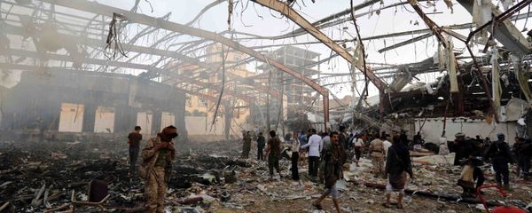 People inspect the aftermath of a Saudi-led coalition airstrike in Sanaa, Yemen, Saturday, Oct. 8, 2016 People inspect the aftermath of a Saudi-led coalition airstrike in Sanaa, Yemen, Saturday, Oct. 8, 2016 - Sputnik International