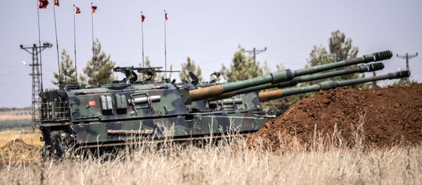 Turkish military tanks are seen during clashes between Turkish soldiers and Islamic State group fighters, 20 km west of the Turkish-Syrian border town of Karkamis, in the southern region of Gaziantep, on September 3, 2016 Turkish military tanks are seen during clashes between Turkish soldiers and Islamic State group fighters, 20 km west of the Turkish-Syrian border town of Karkamis, in the southern region of Gaziantep, on September 3, 2016 - Sputnik International