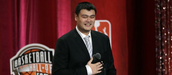 Basketball Hall of Fame indcutee Yao Ming puts his hand on his chest near his heart as he speaks during induction ceremonies, Friday, Sept. 9, 2016, in Springfield, Mass Basketball Hall of Fame indcutee Yao Ming puts his hand on his chest near his heart as he speaks during induction ceremonies, Friday, Sept. 9, 2016, in Springfield, Mass - Sputnik International