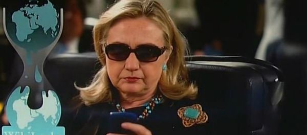 WikiLeaks Logo and Hillary Clinton - Sputnik International