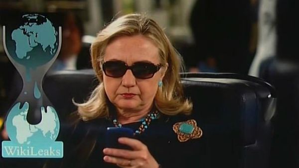 WikiLeaks Logo and Hillary Clinton - Sputnik International