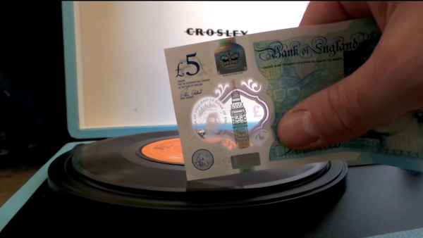 New Five Pound Note Playing a 7 Vinyl Single - Sputnik International