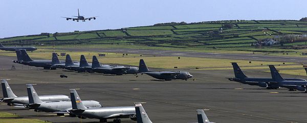 An undated file picture taken in March 2003 shows a US Air Force plane landing on the Base das Lajes, a US military base in the Portuguese archipelago of Azores. An undated file picture taken in March 2003 shows a US Air Force plane landing on the Base das Lajes, a US military base in the Portuguese archipelago of Azores. - Sputnik International