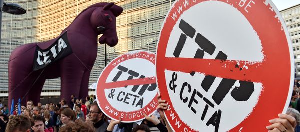 Thousands of people demonstrate against the Transatlantic Trade and Investment Partnership (TTIP) and the EU-Canada Comprehensive Economic and Trade Agreement (CETA) in the centre of Brussels, Belgium September 20, 2016. Thousands of people demonstrate against the Transatlantic Trade and Investment Partnership (TTIP) and the EU-Canada Comprehensive Economic and Trade Agreement (CETA) in the centre of Brussels, Belgium September 20, 2016. - Sputnik International