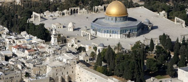 An aerial view shows the Dome of the Rock (R) on the compound known to Muslims as the Noble Sanctuary and to Jews as Temple Mount. - Sputnik International