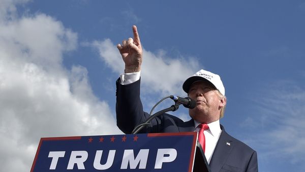 Republican presidential candidate Donald Trump speaks during a rally at the Lakeland Linder Regional Airport in Lakeland, Florida on October 12, 2016. - Sputnik International
