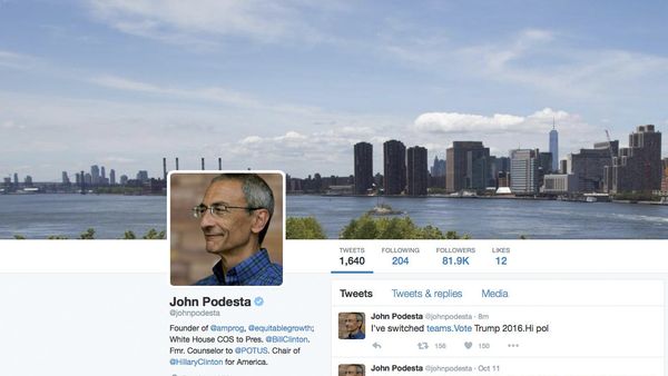 This is screen image of the website of the Twitter verified account of Hillary Clinton campaign chairman John Podesta - Sputnik International