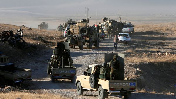 Peshmerga forces advance in the east of Mosul to attack Islamic State militants in Mosul, Iraq, October 17, 2016 - Sputnik International