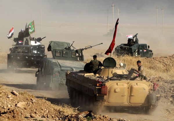 Iraqi forces deploy in the area of al-Shourah, some 45 kms south of Mosul, as they advance towards the city to retake it from the Islamic State (IS) group jihadists, on October 17, 2016 Iraqi forces deploy in the area of al-Shourah, some 45 kms south of Mosul, as they advance towards the city to retake it from the Islamic State (IS) group jihadists, on October 17, 2016 - Sputnik International