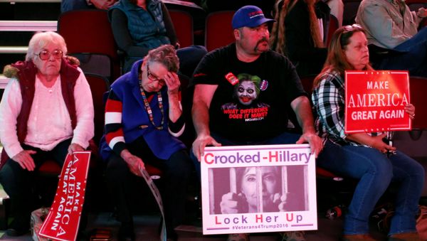 Supporters rally with Republican presidential nominee Donald Trump in Bangor, Maine, U.S. October 15, 2016 - Sputnik International