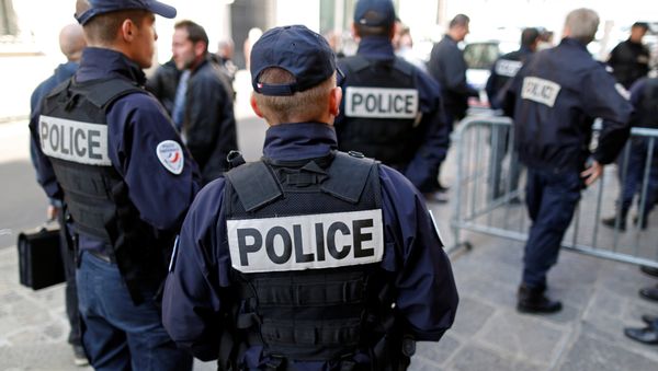 French police gather outside a local police station in Paris, France, October 11, 2016 French police gather outside a local police station in Paris, France, October 11, 2016 - Sputnik International
