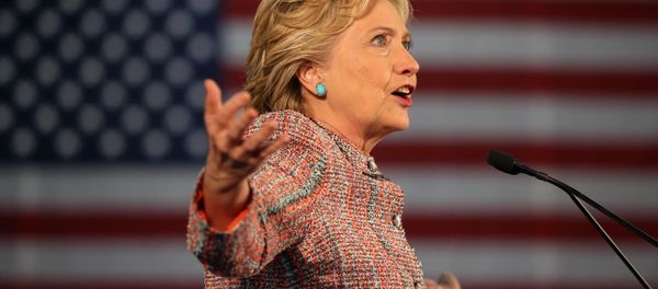 US Democratic presidential nominee Hillary Clinton talks about climate change at a rally at Miami Dade College with former Vice President Al Gore in Miami, Florida, U.S. October 11, 2016. - Sputnik International
