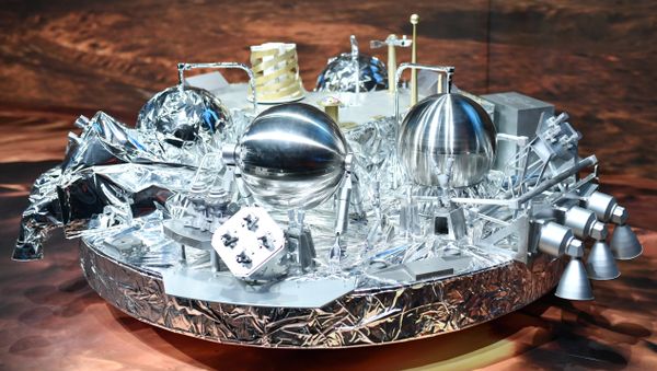 A model of Schiaparelli· the mars landing device , is on display at the European Space Agency, ESA, in Darmstadt, Germany - Sputnik International