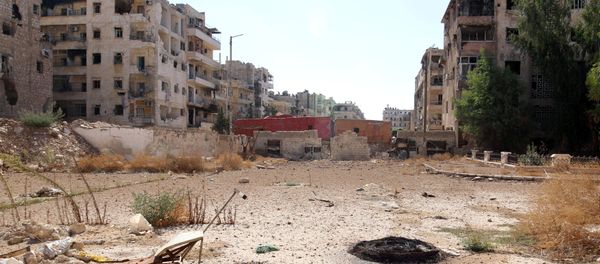A view shows what is believed to be one of the roads that people would have to use to access one of the safe exit points opened for people wishing to leave rebel-held areas, in Aleppo's Bustan al-Qasr, Syria October 20, 2016. - Sputnik International