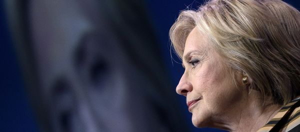 Democratic presidential nominee Hillary Clinton pauses while speaking during the Congressional Hispanic Caucus Gala September 15, 2016 in Washington. Democratic presidential nominee Hillary Clinton pauses while speaking during the Congressional Hispanic Caucus Gala September 15, 2016 in Washington. - Sputnik International