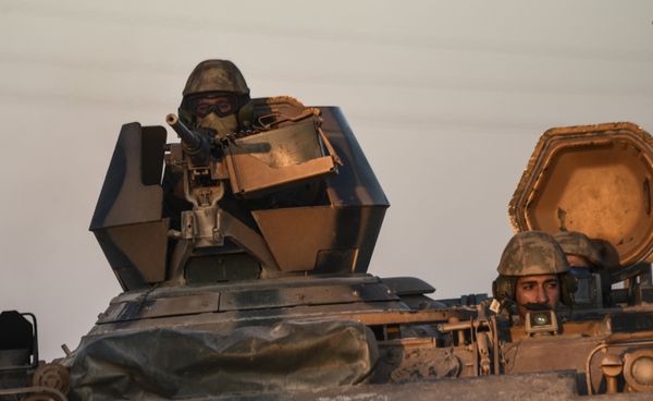 Turkish soldiers stand in a Turkish army tank driving back to Turkey from the Syrian-Turkish border town of Jarabulus in the Turkish-Syrian border town of Karkamis Turkish soldiers stand in a Turkish army tank driving back to Turkey from the Syrian-Turkish border town of Jarabulus in the Turkish-Syrian border town of Karkamis - Sputnik International