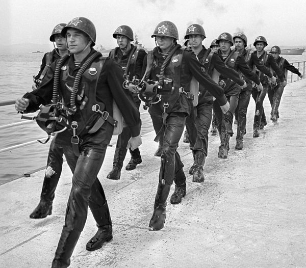 Fighters of Sabotage and Reconnaissance Forces of the Russian Navy march during the celebration of the Navy Day. Fighters of Sabotage and Reconnaissance Forces of the Russian Navy march during the celebration of the Navy Day. - Sputnik International