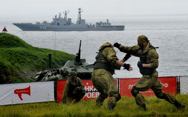 Marines of the Pacific Fleet participate in the Race of Heroes in Vladivostok at the Gornostai military training grounds. The Race of Heroes is a sports project with simulated combat operations. Marines of the Pacific Fleet participate in the Race of Heroes in Vladivostok at the Gornostai military training grounds. The Race of Heroes is a sports project with simulated combat operations. - Sputnik International