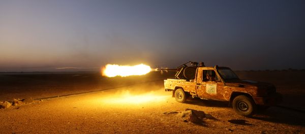 Rebel fighters shoot their weapon towards Syria Democratic Forces (SDF) controlled Tell Rifaat town, northern Aleppo province, Syria October 22, 2016 Rebel fighters shoot their weapon towards Syria Democratic Forces (SDF) controlled Tell Rifaat town, northern Aleppo province, Syria October 22, 2016 - Sputnik International