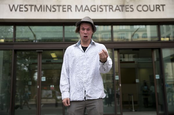 Lauri Love poses for photographers as he arrives at Westminster Magistrates Court in central London on July 25, 2016. Lauri Love poses for photographers as he arrives at Westminster Magistrates Court in central London on July 25, 2016. - Sputnik International