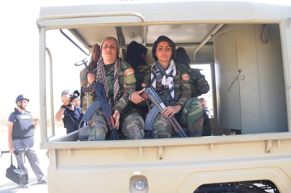 Female Peshmerga units. Female Peshmerga units. - Sputnik International