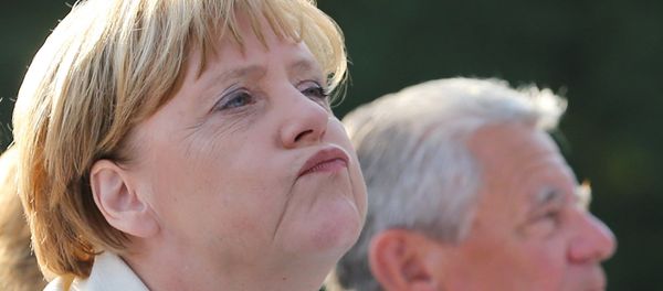 German Chancellor Angela Merkel (L) and German President Joachim Gauck attend an event for citizens at Bellevue Palace in Berlin on September 9, 2016. German Chancellor Angela Merkel (L) and German President Joachim Gauck attend an event for citizens at Bellevue Palace in Berlin on September 9, 2016. - Sputnik International