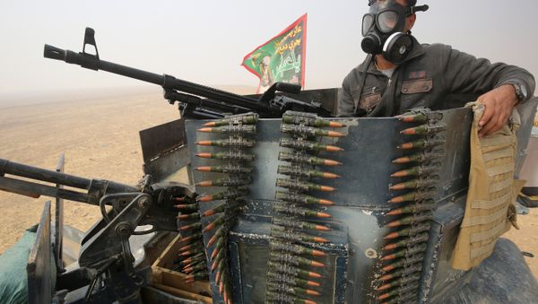 Iraqi forces gather in the al-Shura area, south of Mosul, on October 24, 2016, during an operation to retake the main hub city from the Islamic State (IS) group jihadists - Sputnik International