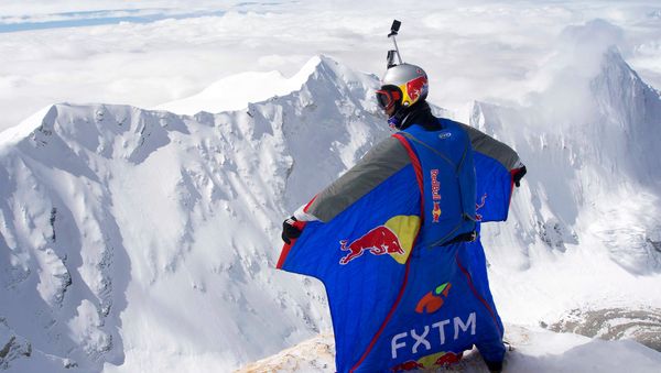 Valery Rozov - Himalaya Record Jump 2016 - Sputnik International