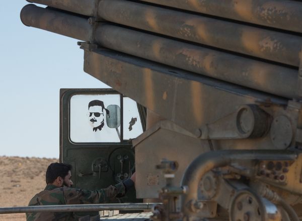 A soldier of the Syrian Arab Army (SAA) near the town of Mhin, Syria - Sputnik International