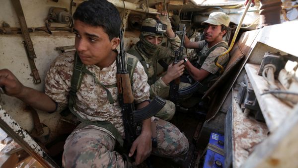 Rebel fighters ride a military vehicle on the outskirts of Syria Democratic Forces (SDF) controlled Tell Rifaat town, northern Aleppo province, Syria October 22, 2016. Picture taken October 22, 2016. - Sputnik International