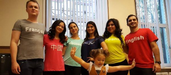 Bella Devyatkina with her tutors Bella Devyatkina with her tutors - Sputnik International